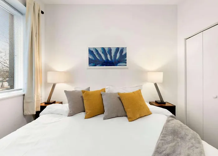 Stylish 3br Gem In Prime Location Casa de férias *