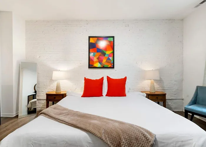 Stylish 3br Gem In Prime Location * Chicago